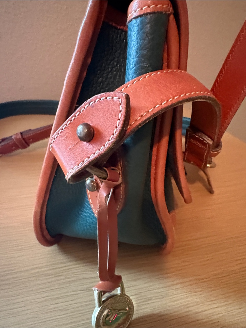 Vintage  Dooney & Bourke Fir & Tan Leather Surrey Bag. - Picture 11 of 12